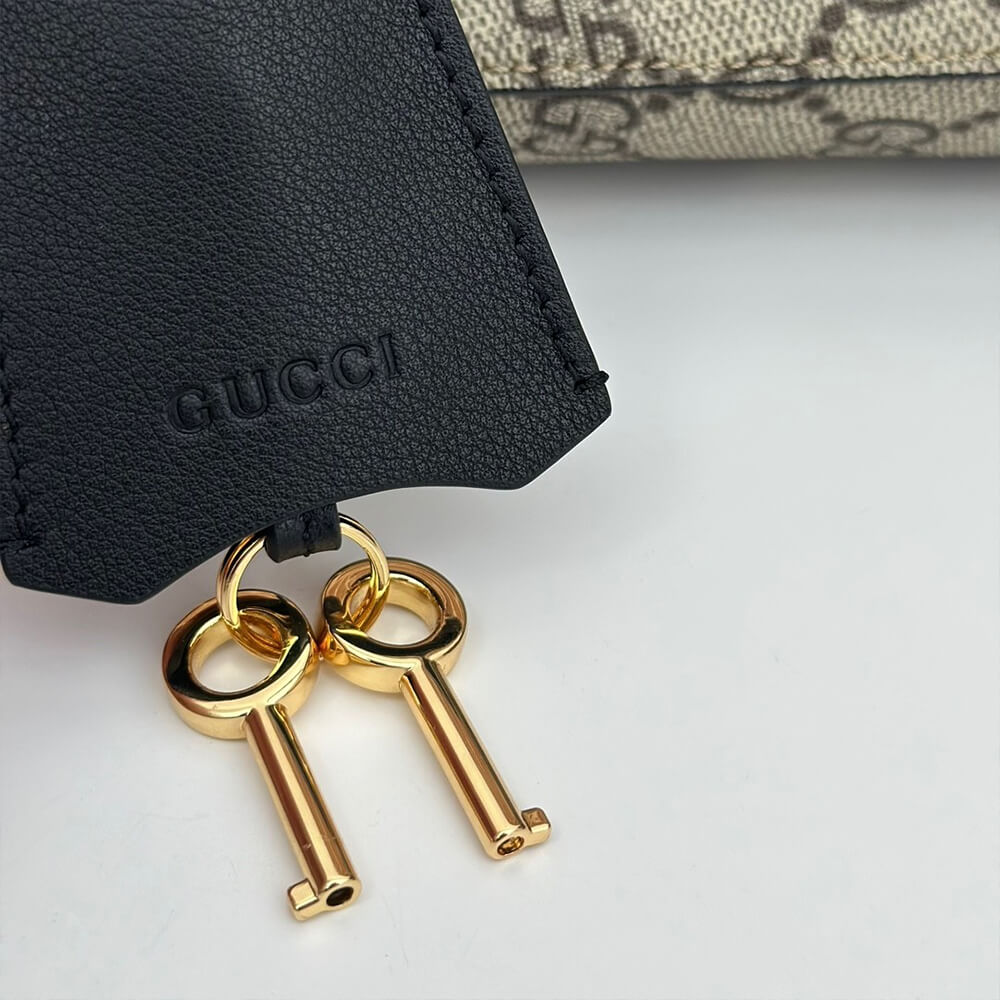 G*u*i diana medium shoulder bag