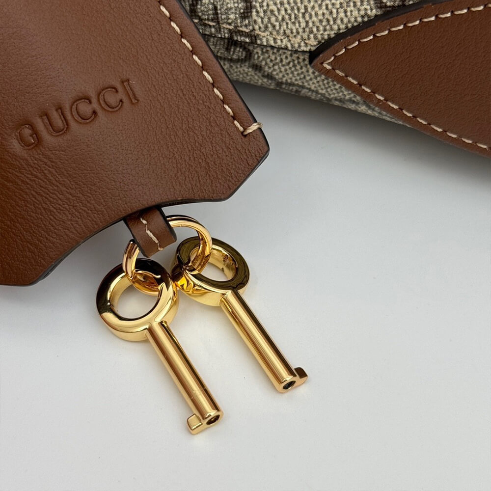 G*u*i diana medium shoulder bag